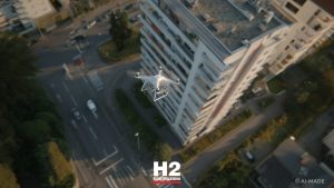 Ispezione del tetto dopo temporale con drone professionale